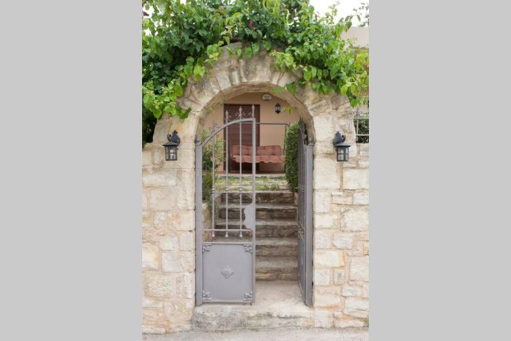 Heraklion Comfy House With Mountain View Exteriör bild
